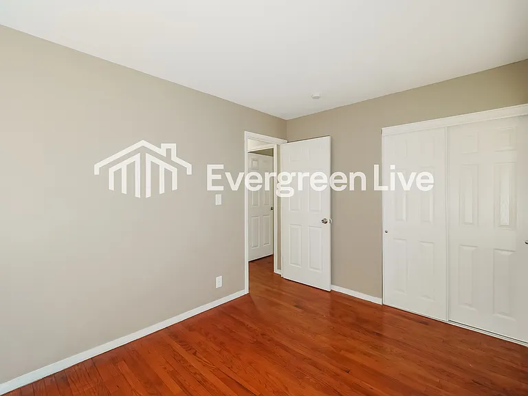 8601 E 92nd Ter — Photo 13
