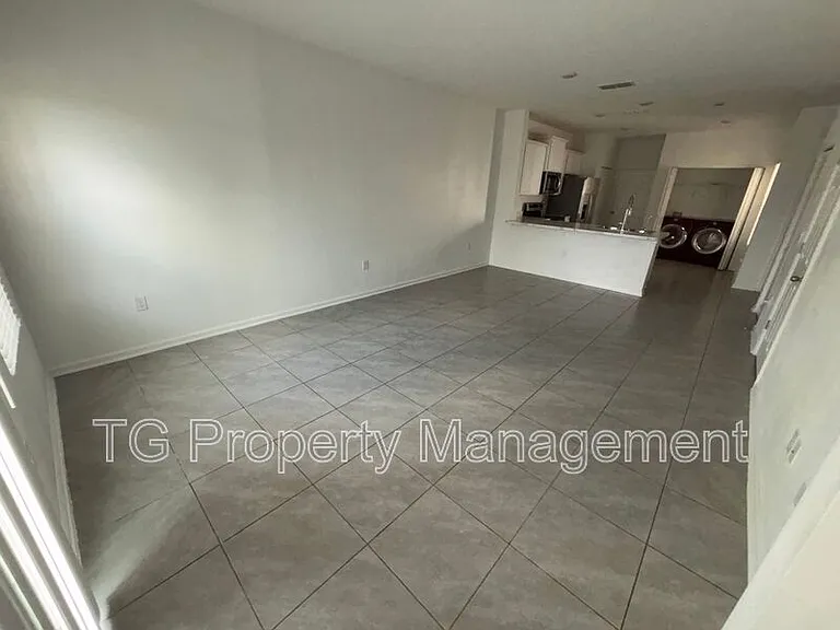 9015 Gifford Dr — Photo 10
