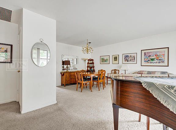 5th image of 477 E Park Ave