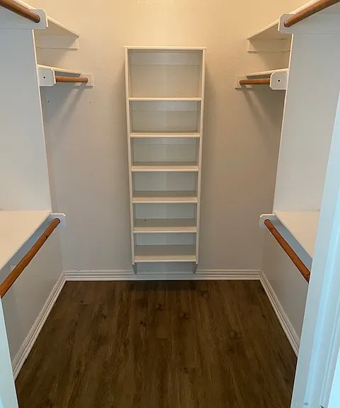 Master - Large walk-in closet