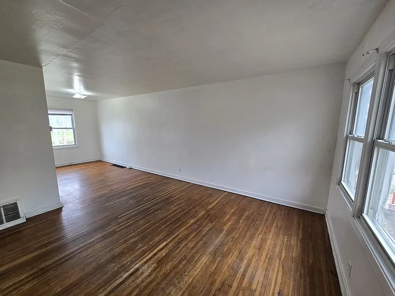269 Madison St — Photo 2