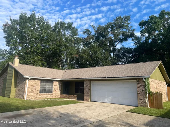 2909 Pimlico Dr, Ocean Springs, MS 39564