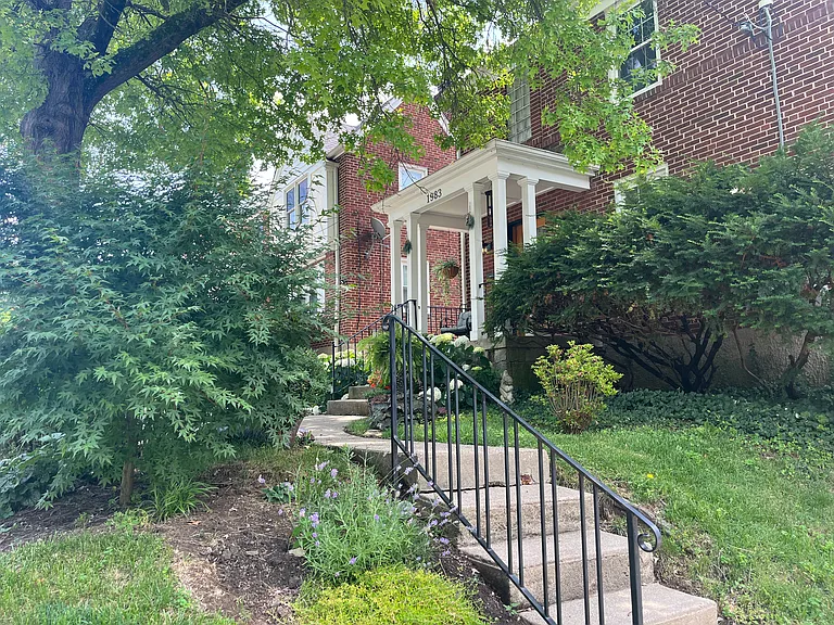 Side stairs from driveway.
