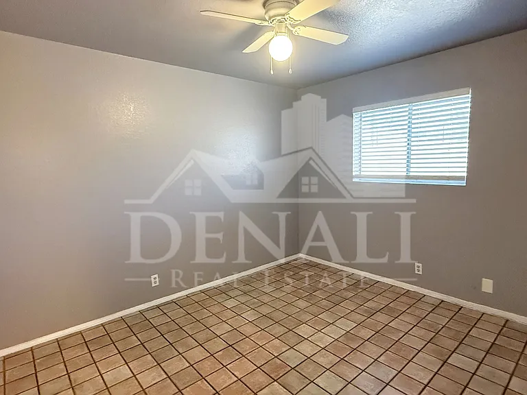 624 E Marilyn Ave #1 — Photo 9