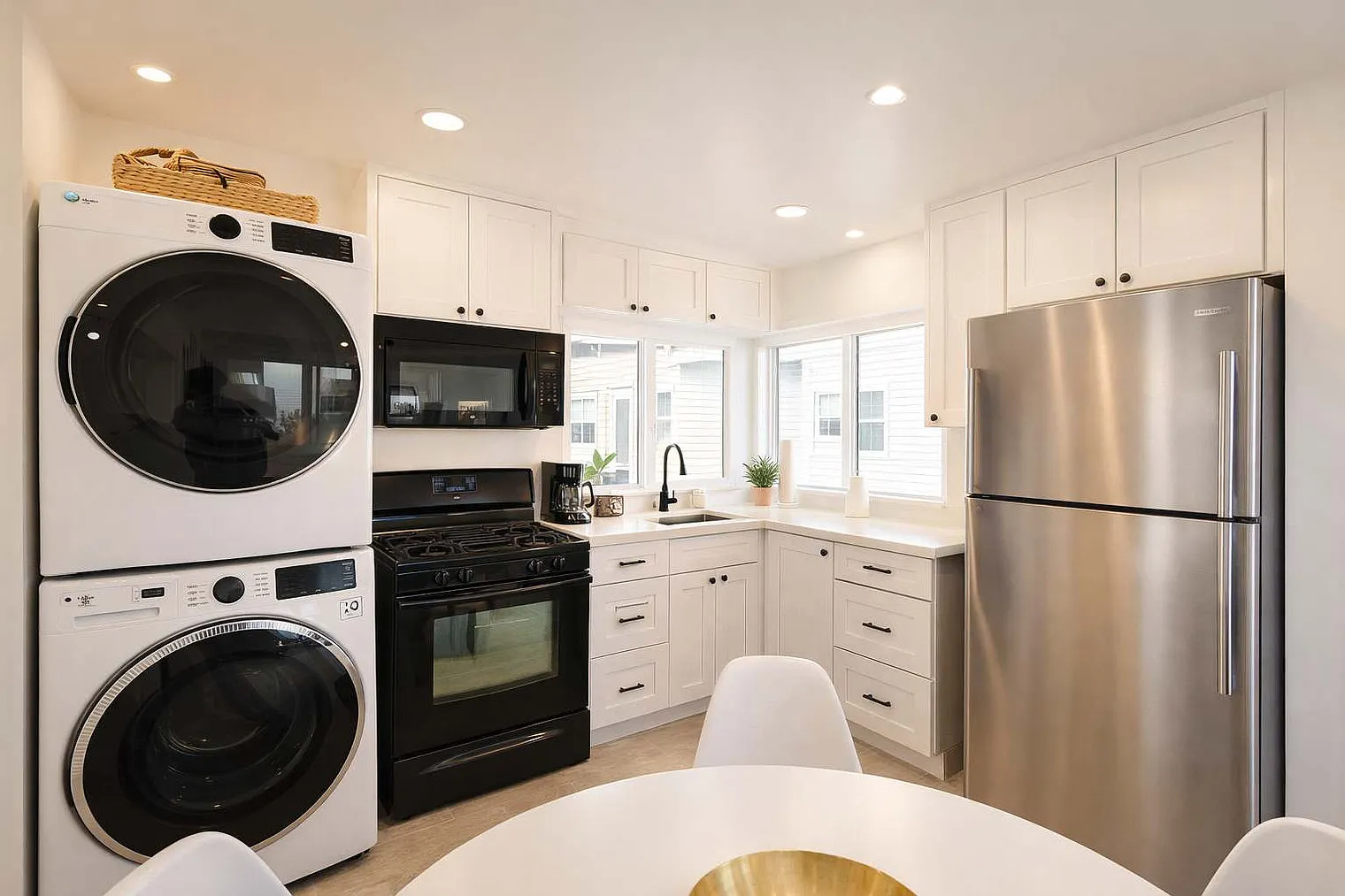 1 bed, 1.0 bath, 365 sqft, $4,914 — Photo 4