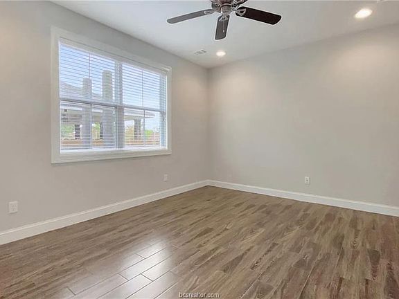 2nd image of 403 Edward St