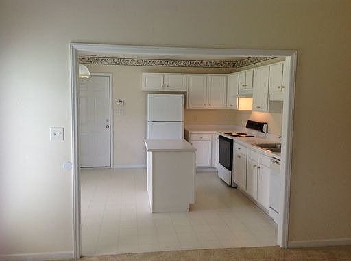 3rd image of 449 Northwoods Dr