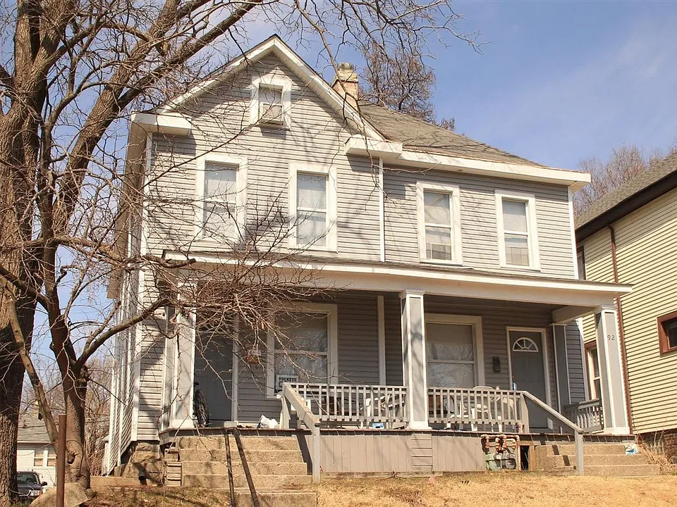 92 W Maynard Ave