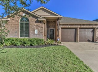 18314 Redoak Manor Ln, Cypress, TX 77433