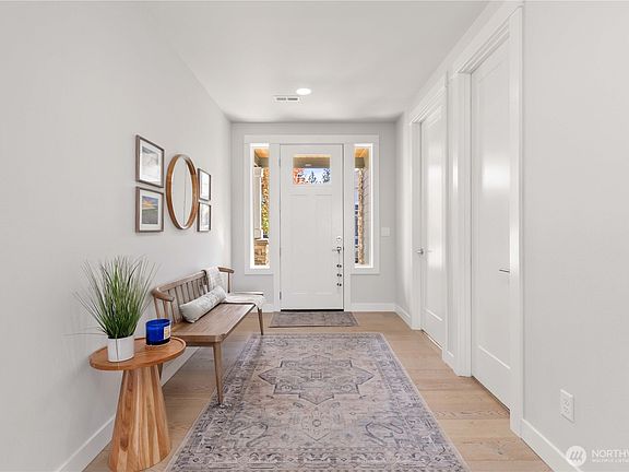 4th image of 33473 Walnut Avenue SE