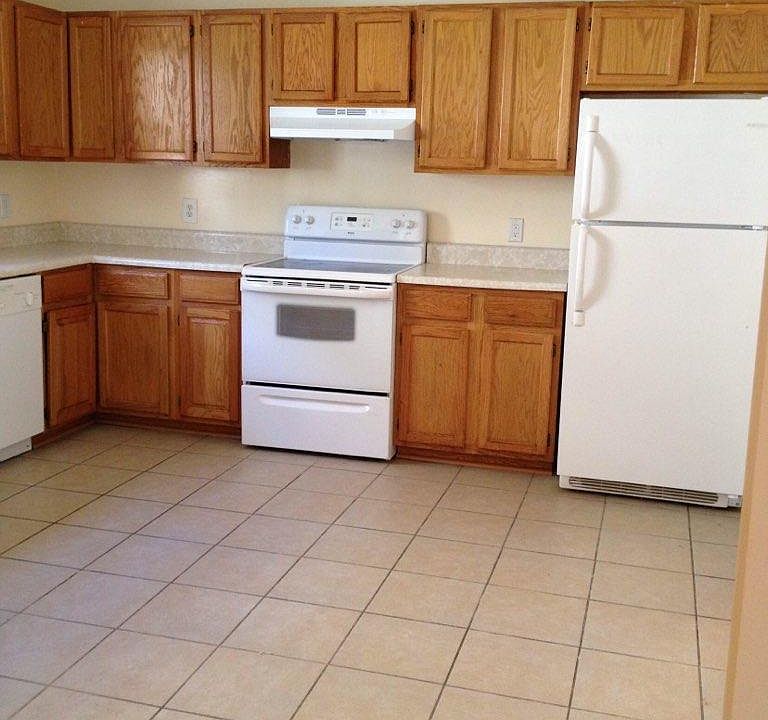 2nd image of 544 Holderness St SW