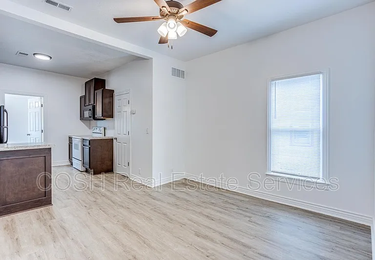1537 S Water St #4 — Photo 3