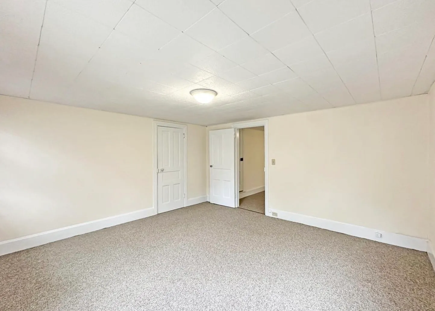 1 bed, 690 sqft, $1,275 — Photo 4