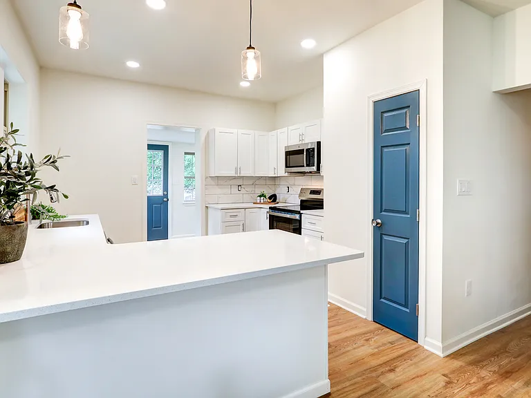 2560 Iron Springs Rd — Photo 17