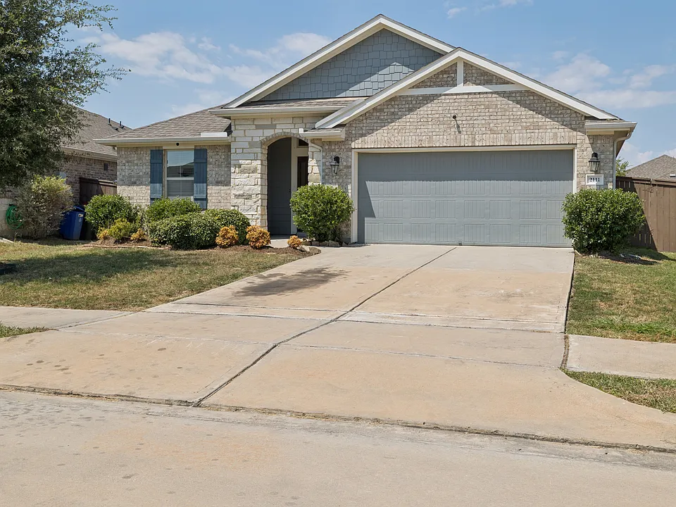 2111 Levant Ln