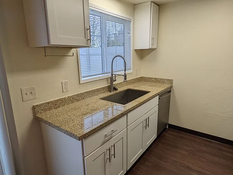 7833-7875 SE Johnson Creek Blvd — Photo 11