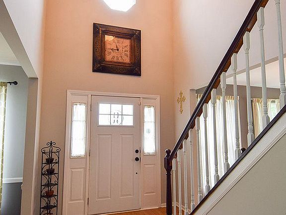 2nd image of 411 Lindsay Ln