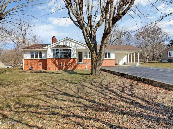 222 Halstead Dr, Crossville, TN 38555