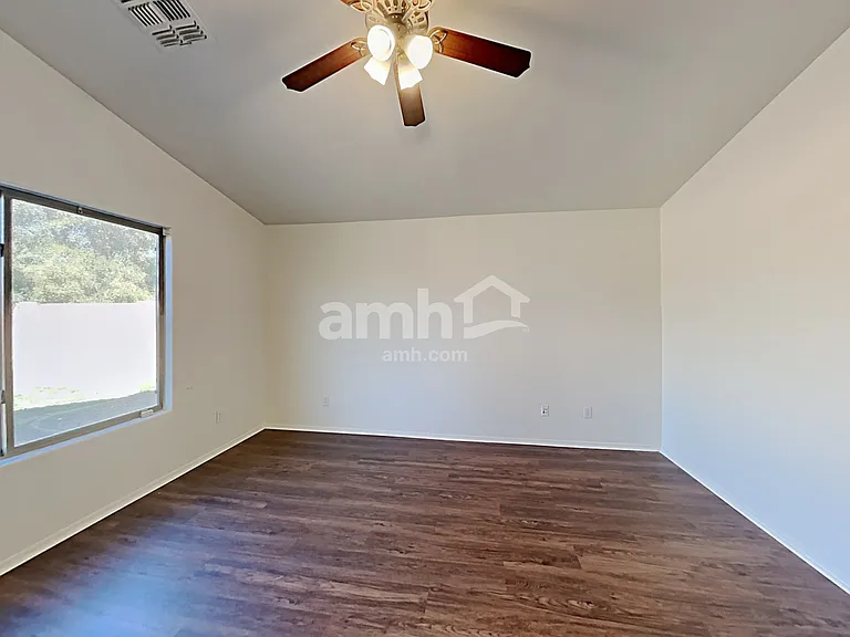 4324 W Darrow St — Photo 10