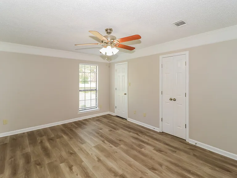 5859 Pepper Xing — Photo 10