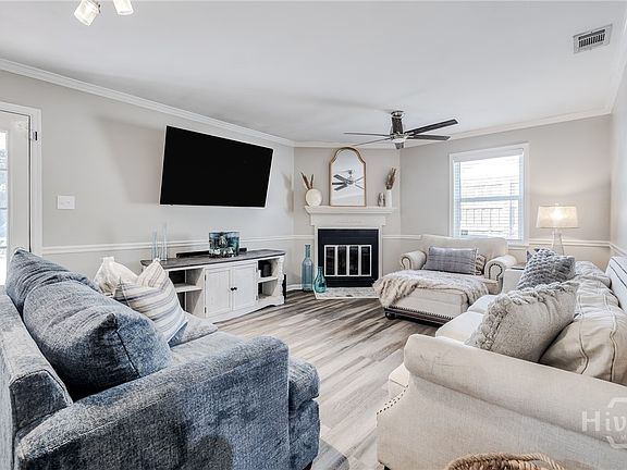 2nd image of 611 Sandhill Road