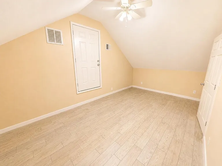3307 Avenue R #FRONT — Photo 16