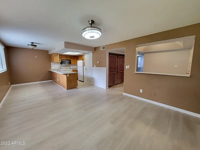 18811 N 19th Ave #2013 — Photo 6