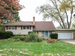 201 Oak Ave, Westmont, IL