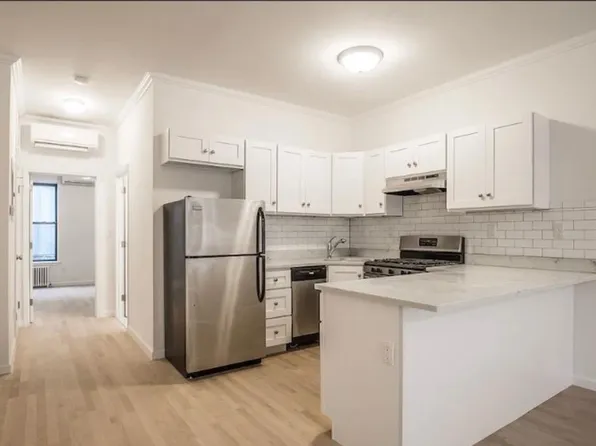 667 Franklin Avenue image 1 of 5