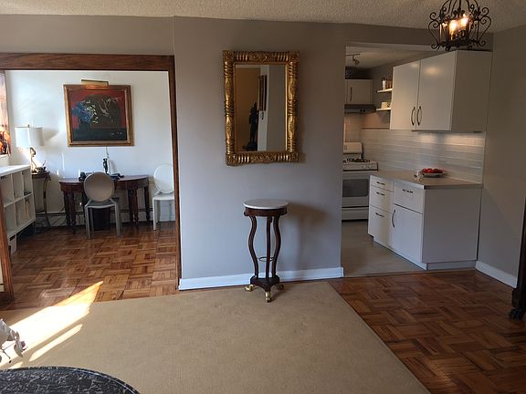 2nd image of 1030 E Lancaster Ave APT 327