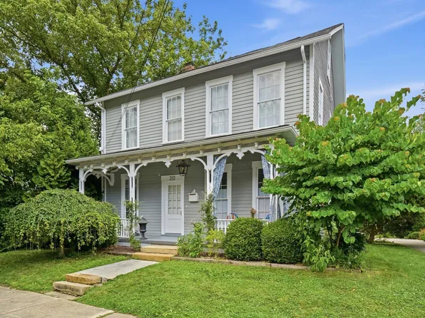 312 E College St, Granville, OH 43023