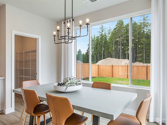 5th image of 5322 Thornhill Avenue SW #132