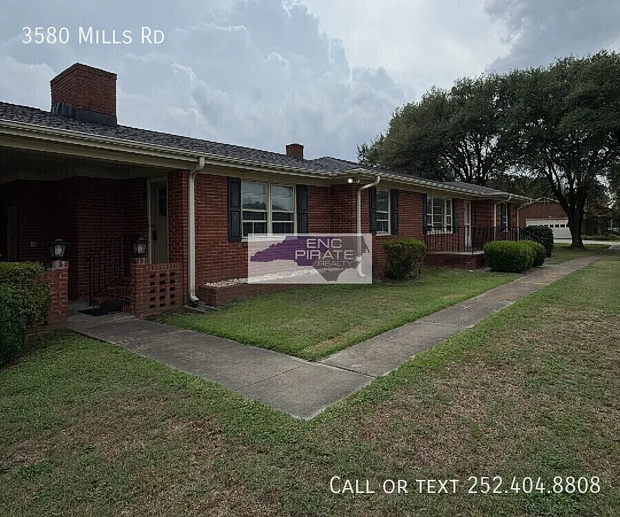 3 bed, $1,600 — Photo 1
