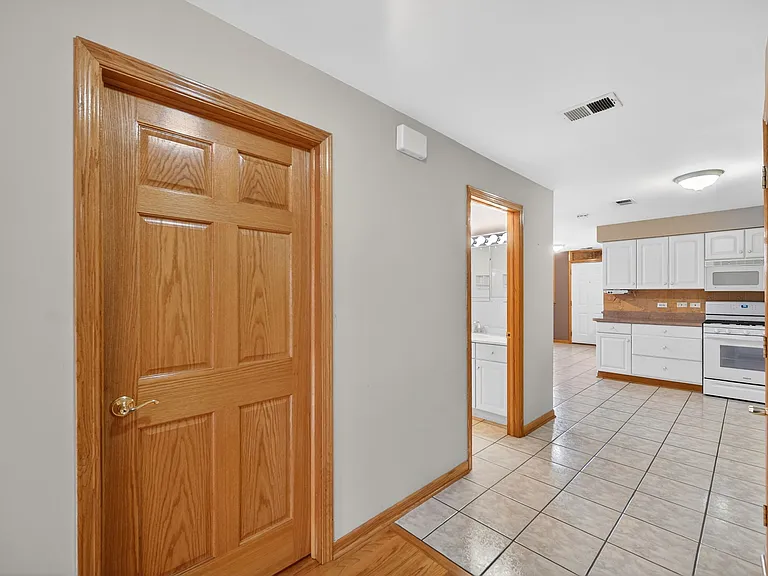4371 N Elston Ave #2A — Photo 2