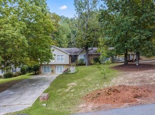 123 Stacy Ln, Rainbow City, AL 35906