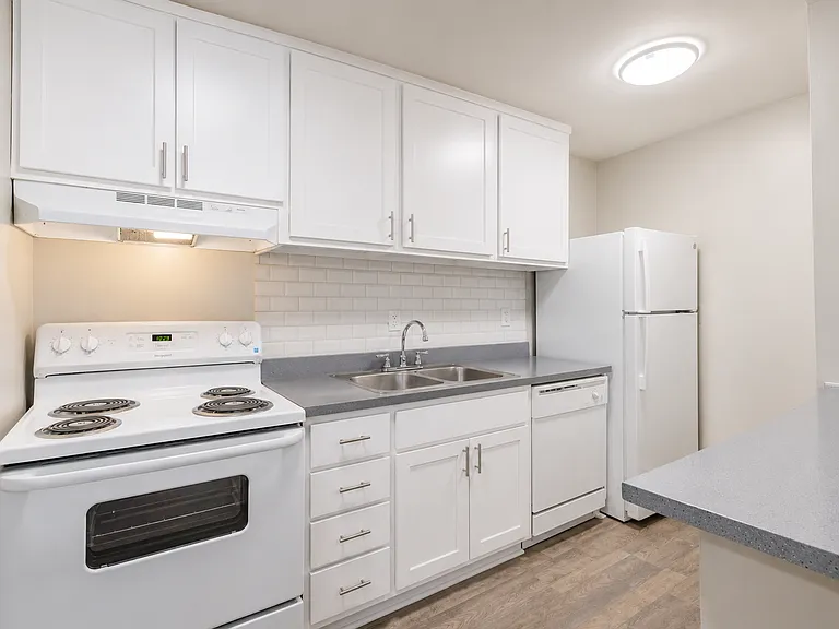 Modern Living in the Heart of Northlake — Photo 92