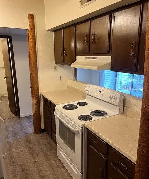 Prairie House Apartments — Photo 24
