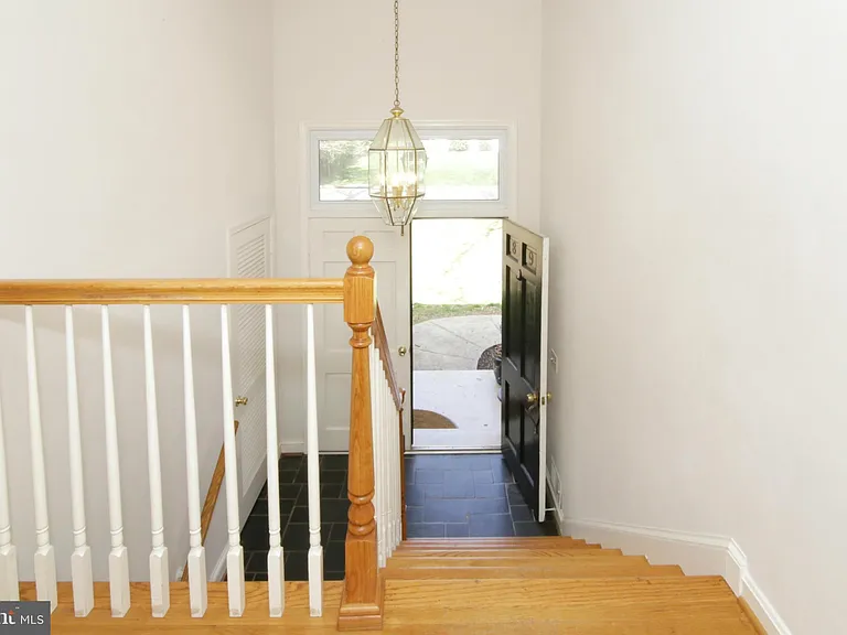 8947 Colesbury Pl — Photo 2