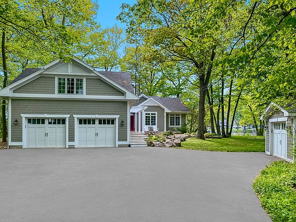 2nd image of 29035 Warbonnet Ln