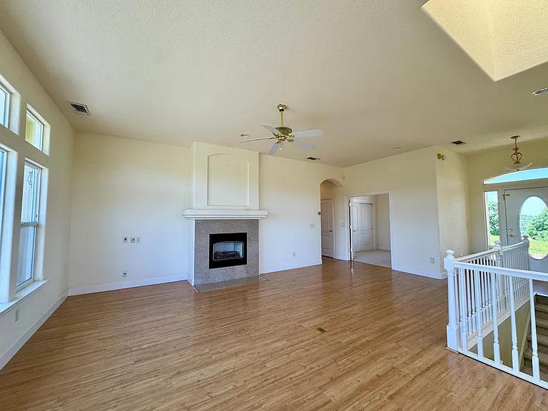 6255 Peacock Way — Photo 8