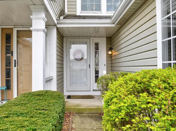 7555 Bay Hill Dr, Pickerington, OH 43147