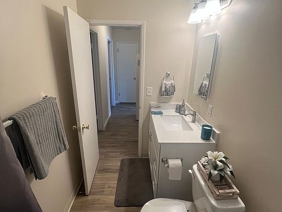 4th image of 459 Sunberry Dr APT 1