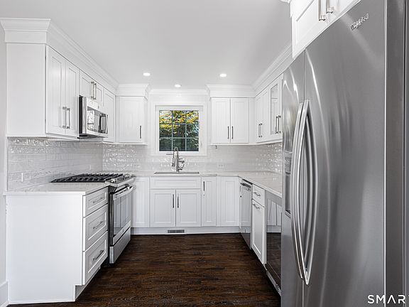 2nd image of 42 Poe Ct