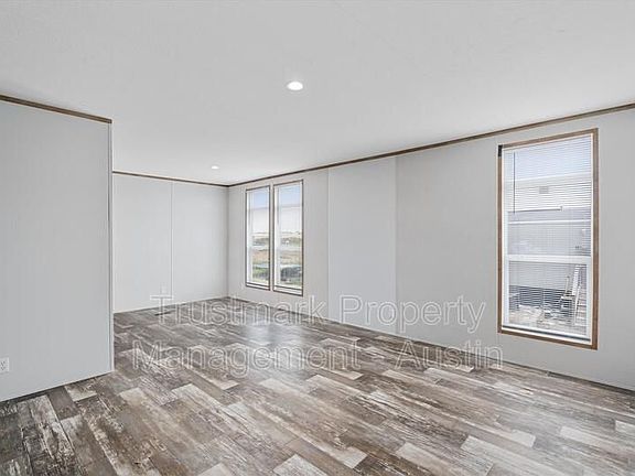 3rd image of 212 China Garden Ln