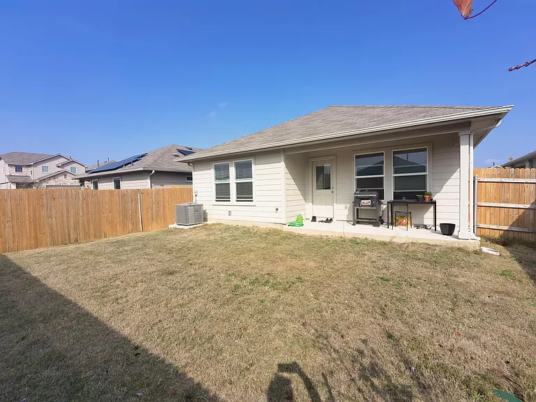 2903 Tweedy Trl — Photo 18