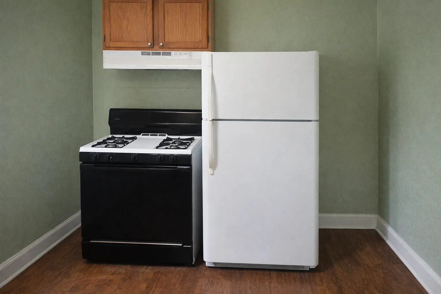 8 bed, 2130 sqft, $4,200 — Photo 4