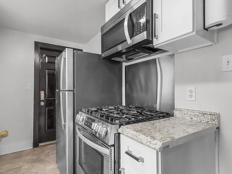 2221 Harden St — Photo 30
