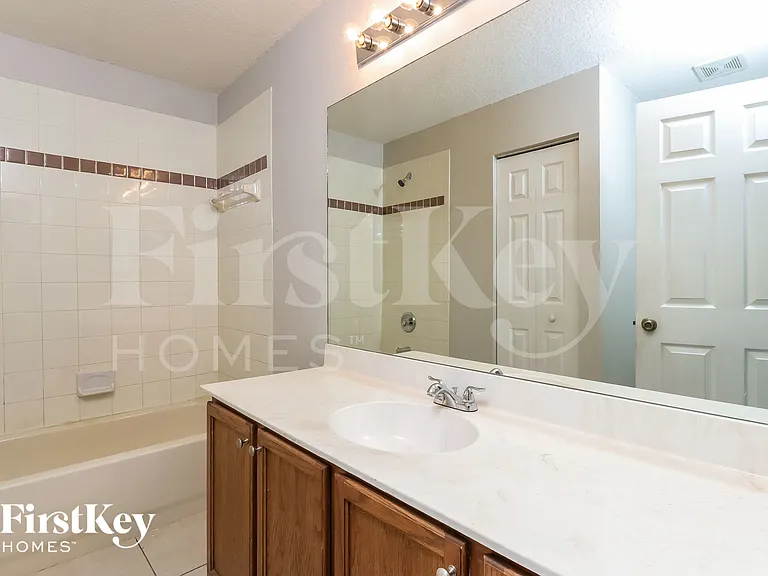 4414 SW Cacao St — Photo 9