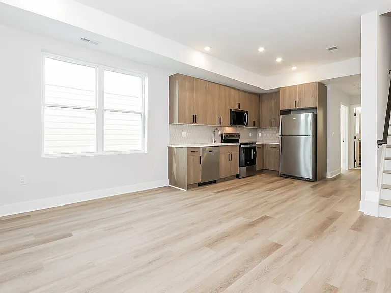 820 N 40th Street — Photo 7