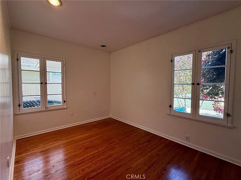 1117 Bennett Ave — Photo 27